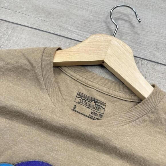 Patagonia Fitz Roy Bear T-Shirt Brown Sz Small Organic Cotton Logo Graphic Tee - Picture 5 of 8